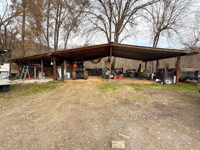 11889 Williams Highway, Grants Pass, OR 97527