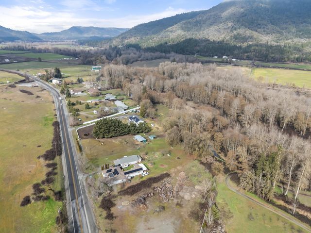 11889 Williams Highway, Grants Pass, OR 97527