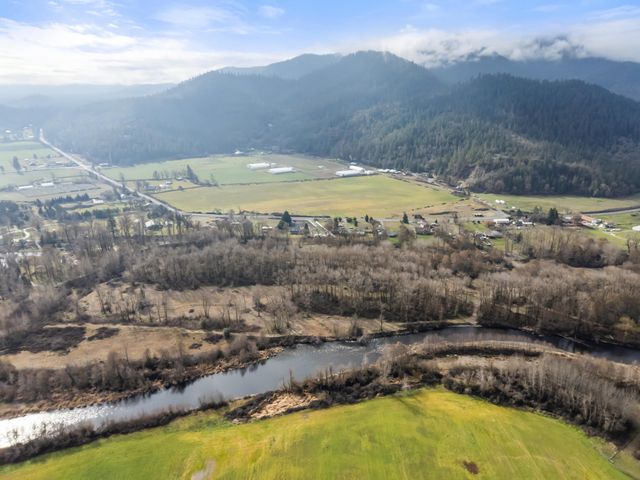 11889 Williams Highway, Grants Pass, OR 97527