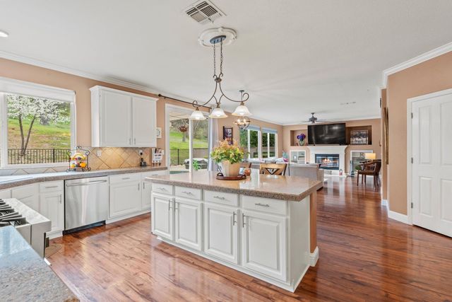 3882 Meadow Wood Drive, El Dorado Hills, CA 95762