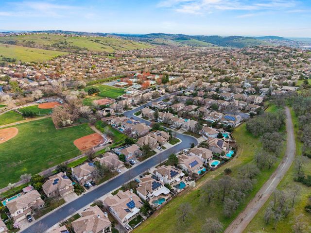 3882 Meadow Wood Drive, El Dorado Hills, CA 95762