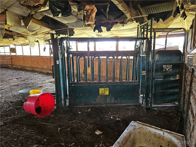 288 Cole Comfort Rd, Dillwyn, VA 23936