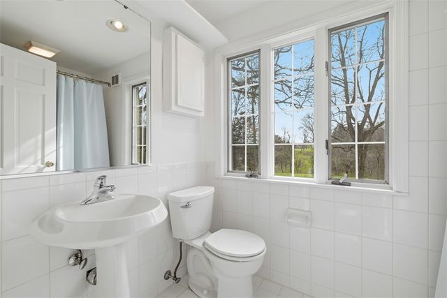 1001 Fox Chapel Road, Fox Chapel, PA 15238