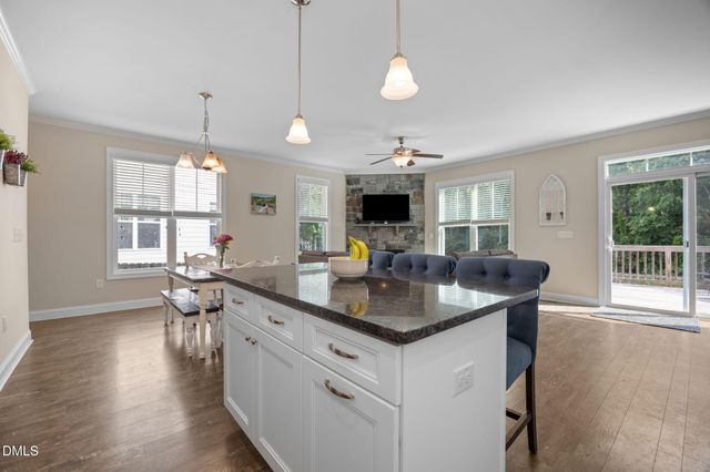 208 Log Pond Court, Apex, NC 27502