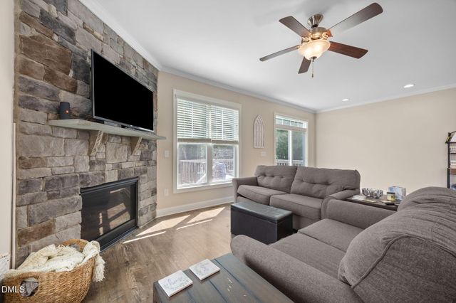 208 Log Pond Court, Apex, NC 27502