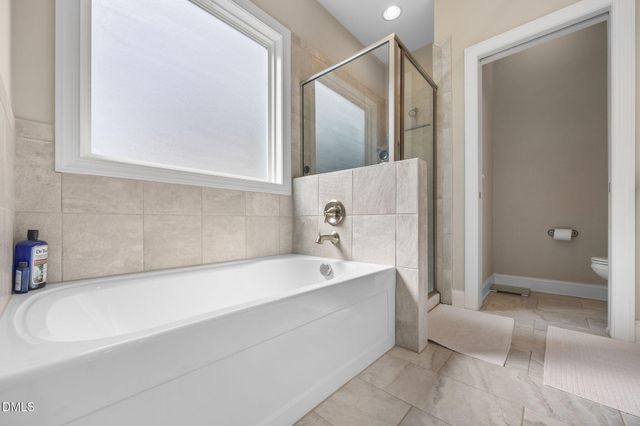 208 Log Pond Court, Apex, NC 27502