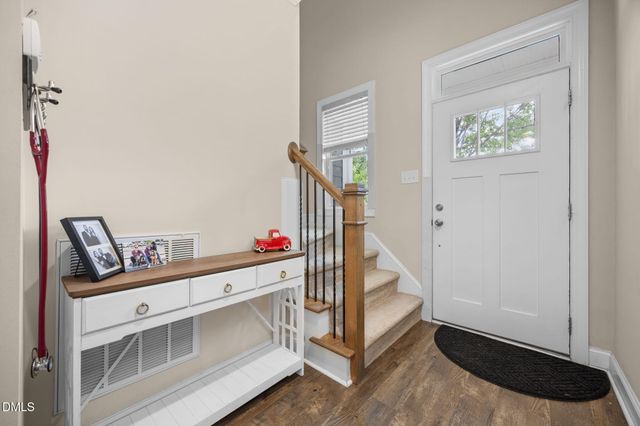 208 Log Pond Court, Apex, NC 27502