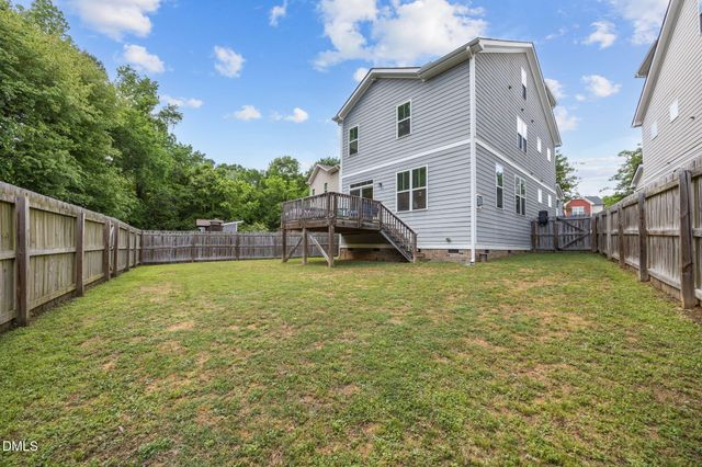 208 Log Pond Court, Apex, NC 27502