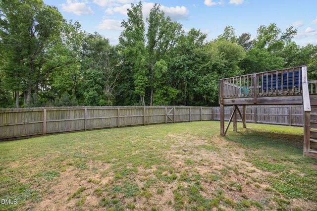 208 Log Pond Court, Apex, NC 27502