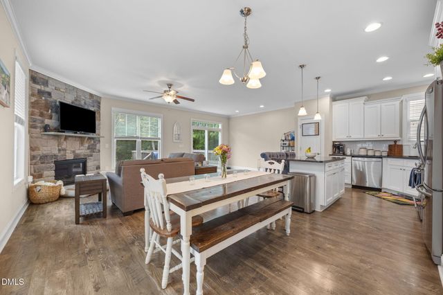 208 Log Pond Court, Apex, NC 27502