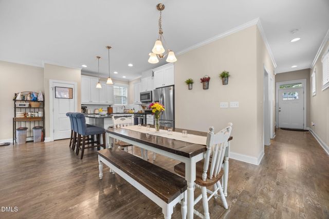 208 Log Pond Court, Apex, NC 27502