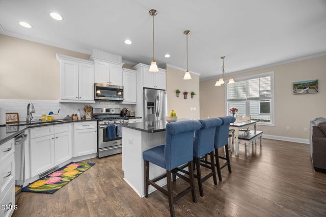 208 Log Pond Court, Apex, NC 27502