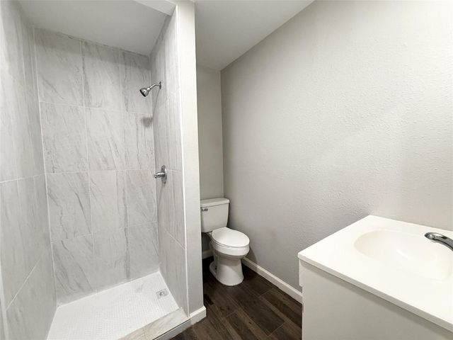 7515 Bayway Drive 3, Baytown, TX 77520