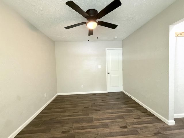 7515 Bayway Drive 3, Baytown, TX 77520