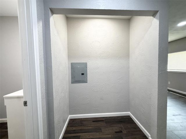 7515 Bayway Drive 3, Baytown, TX 77520