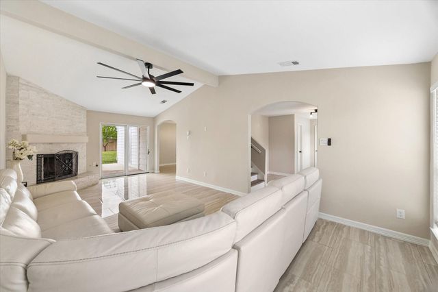 5015 Kleinmeadow Court, Houston, TX 77066