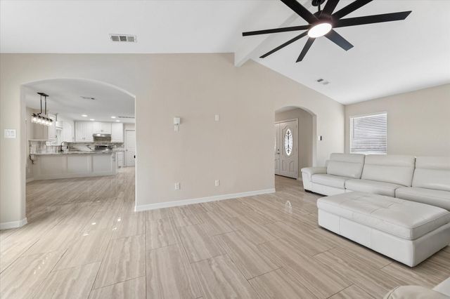 5015 Kleinmeadow Court, Houston, TX 77066