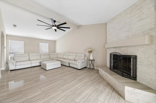 5015 Kleinmeadow Court, Houston, TX 77066