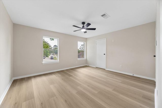 5015 Kleinmeadow Court, Houston, TX 77066