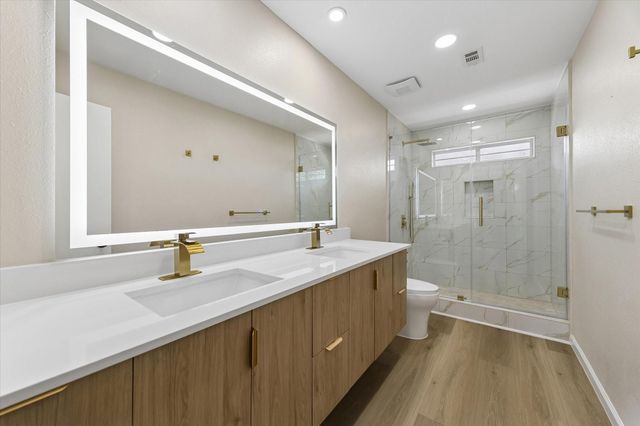 5015 Kleinmeadow Court, Houston, TX 77066