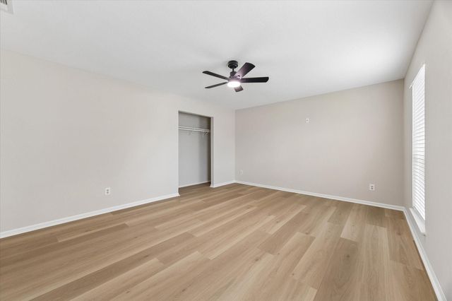 5015 Kleinmeadow Court, Houston, TX 77066