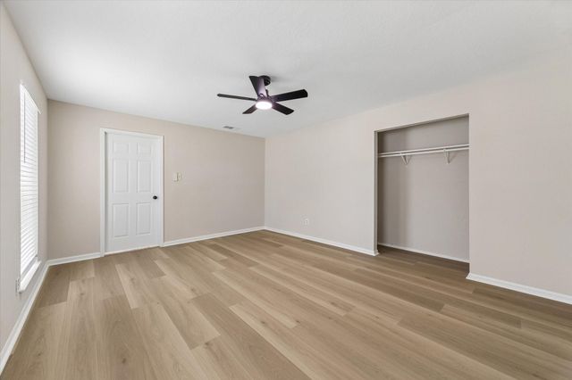 5015 Kleinmeadow Court, Houston, TX 77066