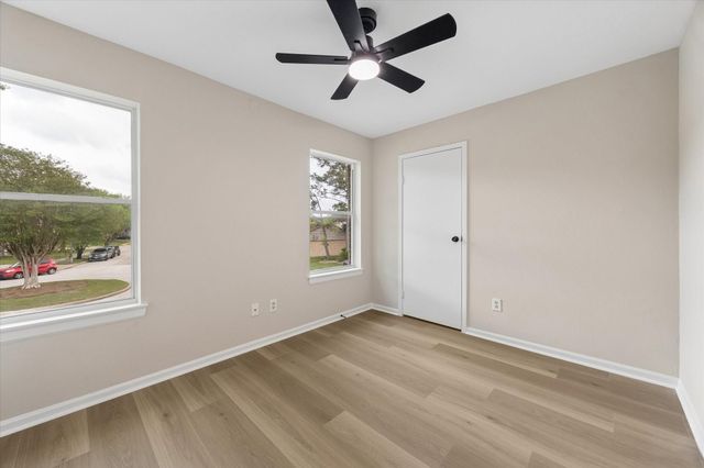 5015 Kleinmeadow Court, Houston, TX 77066