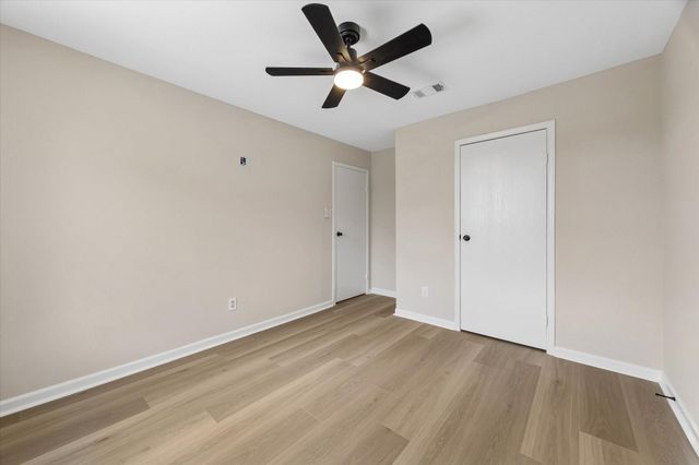 5015 Kleinmeadow Court, Houston, TX 77066