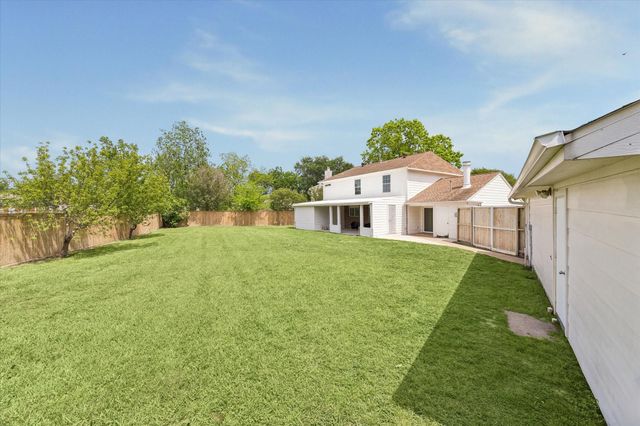 5015 Kleinmeadow Court, Houston, TX 77066