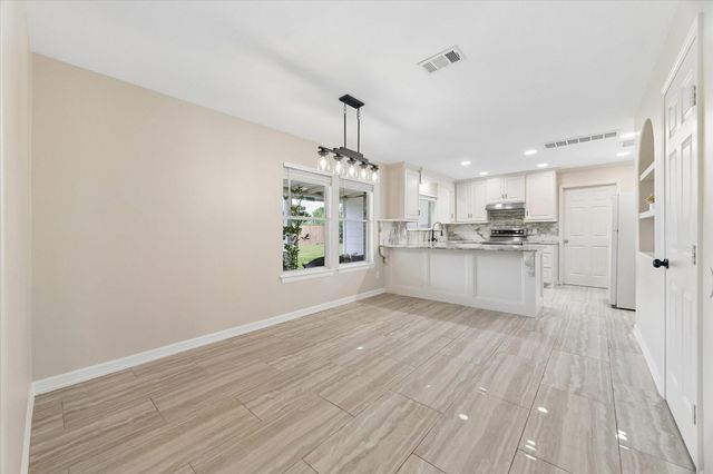 5015 Kleinmeadow Court, Houston, TX 77066