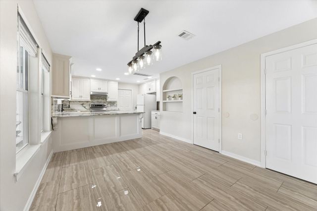 5015 Kleinmeadow Court, Houston, TX 77066