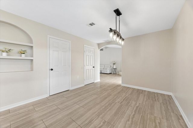 5015 Kleinmeadow Court, Houston, TX 77066