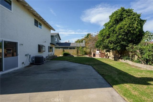17122 Pleasant Circle, Huntington Beach, CA 92649