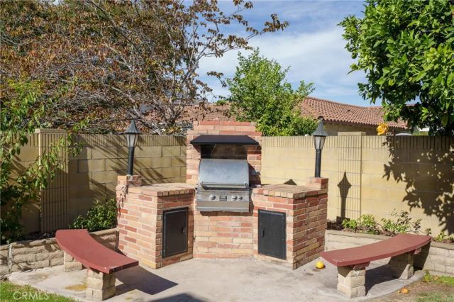 17122 Pleasant Circle, Huntington Beach, CA 92649