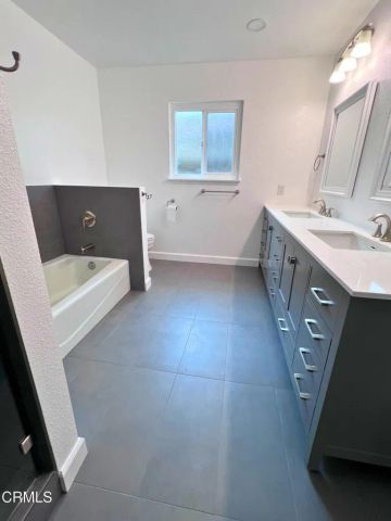 10945 Kings Road, Ventura, CA 93004