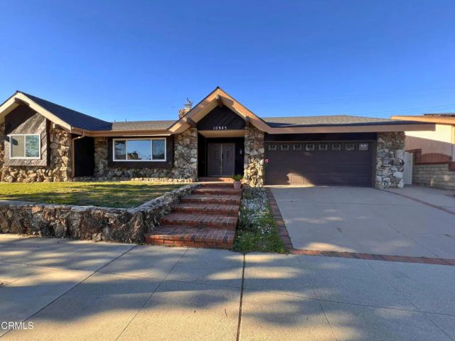 10945 Kings Road, Ventura, CA 93004