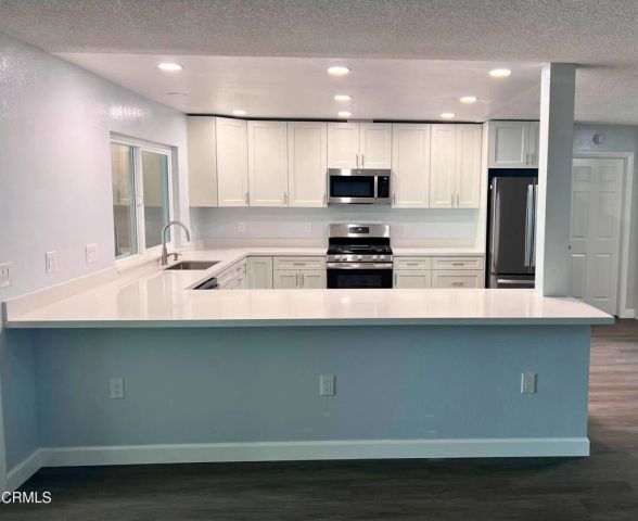 10945 Kings Road, Ventura, CA 93004