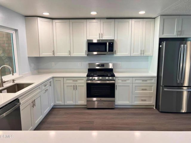 10945 Kings Road, Ventura, CA 93004