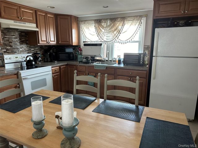 360 West Drive, Copiague, NY 11726