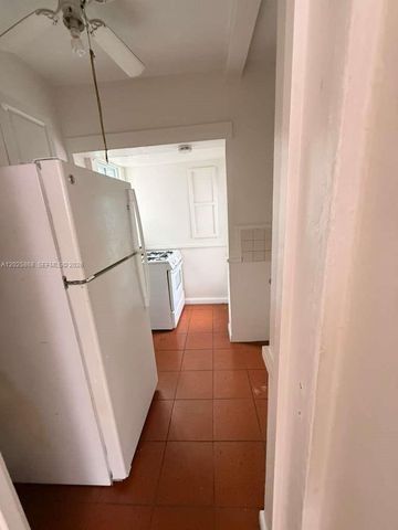 1919 SW 2nd St B, Miami, FL 33135