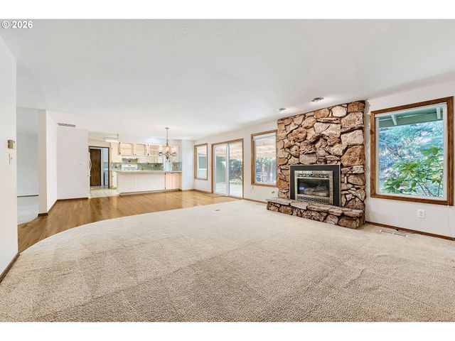 890 Ne 6TH Dr, Hillsboro, OR 97124