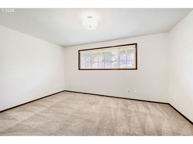 890 Ne 6TH Dr, Hillsboro, OR 97124