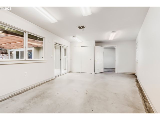890 Ne 6TH Dr, Hillsboro, OR 97124