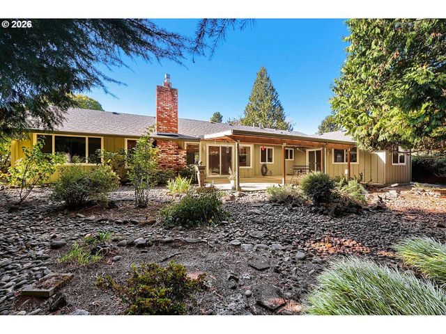 890 Ne 6TH Dr, Hillsboro, OR 97124