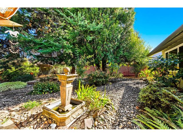 890 Ne 6TH Dr, Hillsboro, OR 97124