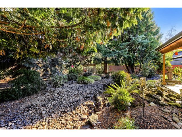 890 Ne 6TH Dr, Hillsboro, OR 97124