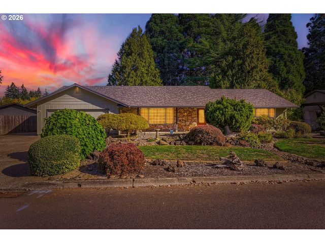 890 Ne 6TH Dr, Hillsboro, OR 97124