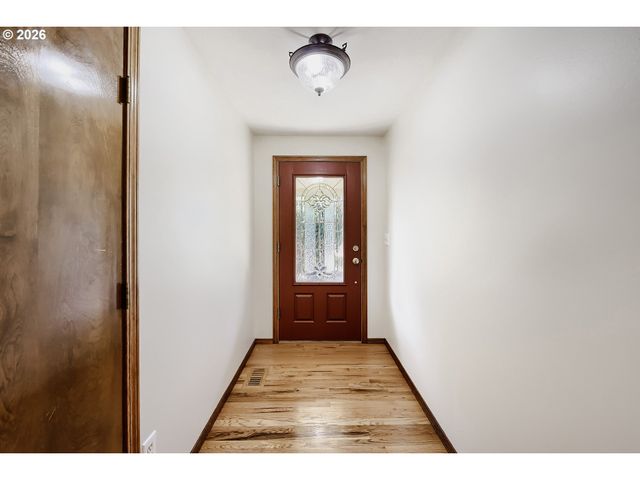 890 Ne 6TH Dr, Hillsboro, OR 97124