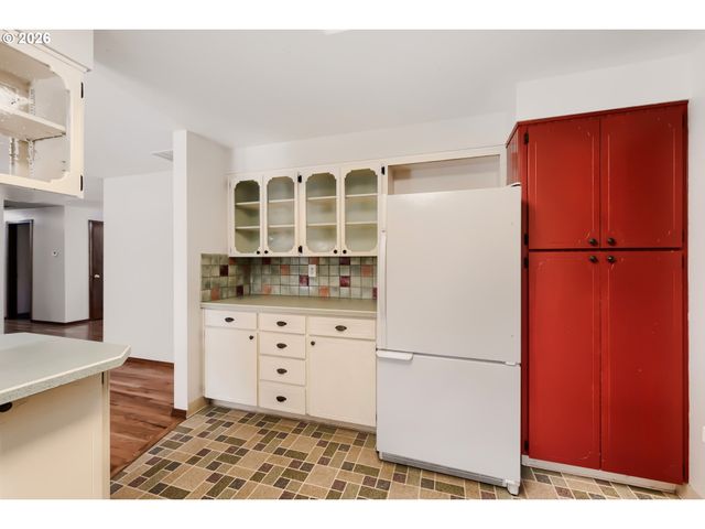 890 Ne 6TH Dr, Hillsboro, OR 97124