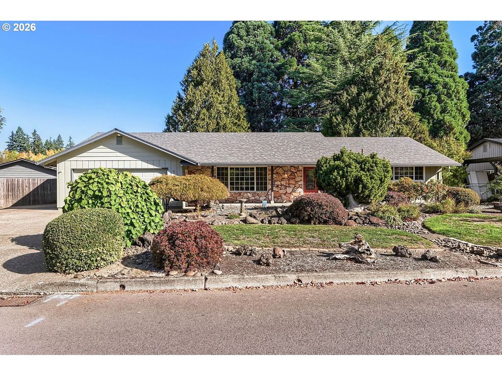 890 Ne 6TH Dr, Hillsboro, OR 97124